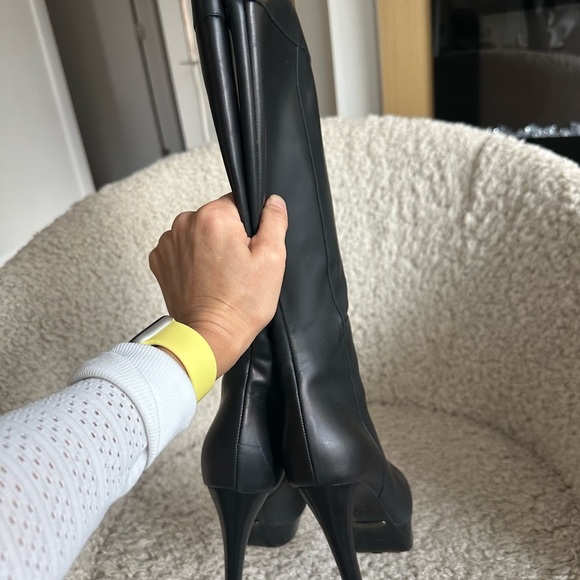 Burberry black leather platform / high heel boots Size 37.5 - Picture 3 of 15